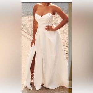 Lulu's Elegant White Strapless Dress